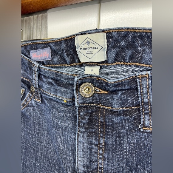 B6.6 St. John's Bay Womens Mid Rise Straight Leg Jean 6 - Picture 4 of 12